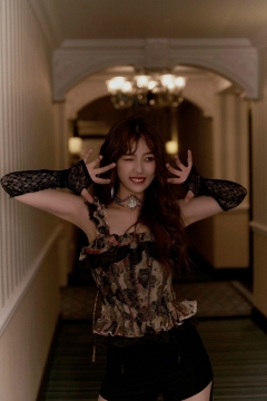 明星虞书欣性感写真图片