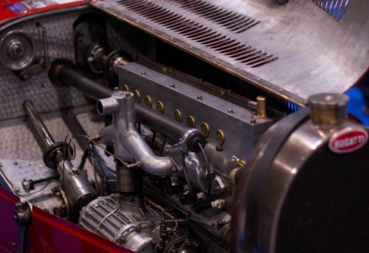 豪华古典汽车布加迪Type 35内部拆解