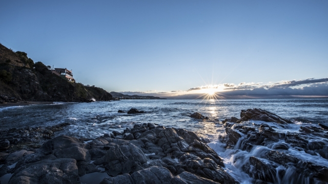 西班牙马拉加海滩自然风光优美风景高清桌面壁纸