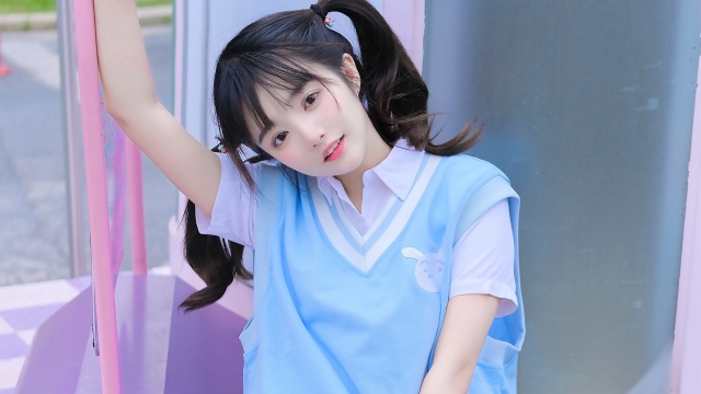 清纯美女高清电脑桌面壁纸