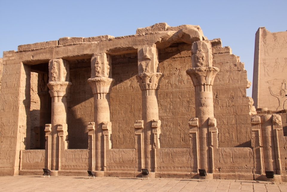 古埃及的荷鲁斯神庙建筑摄影