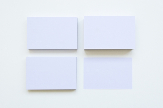 简约白色桌面背景空白名片排列展示