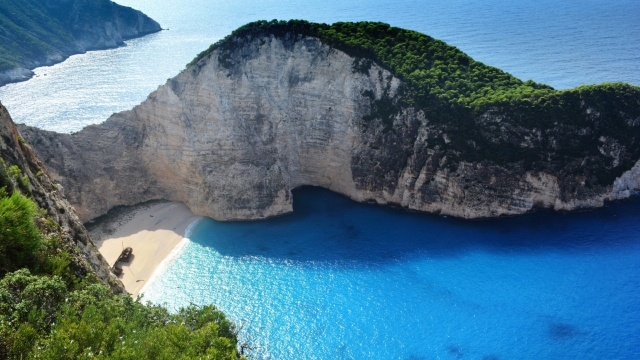 沉船湾高清桌面壁纸