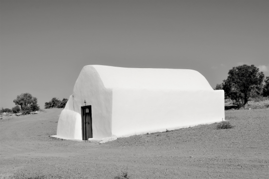 黑白中世纪教堂建筑遗址