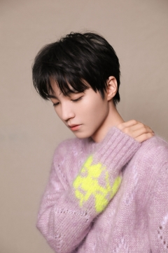 帅气男明星王俊凯个性写真