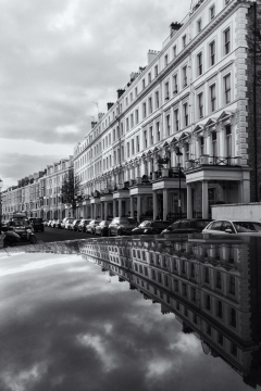 豪华酒店街边整齐停放汽车街拍