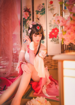 古装美女露背装性感特写