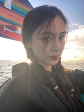 性感美女明星杨颖逆光写真图片