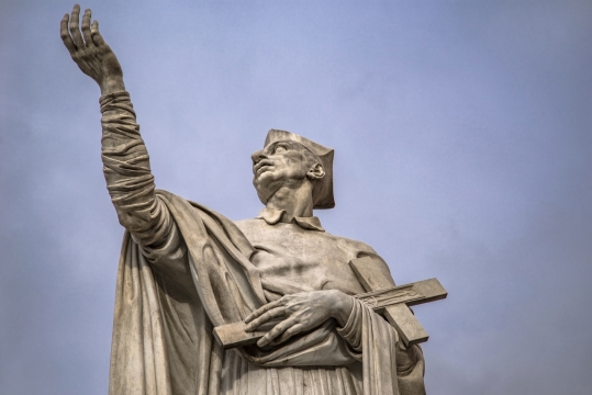 蓝色天空古典历史艺术男性石质雕像