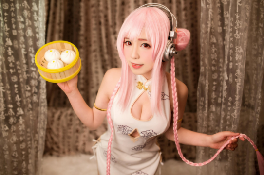 美女摄影_旗袍美女丰满巨乳高清写真