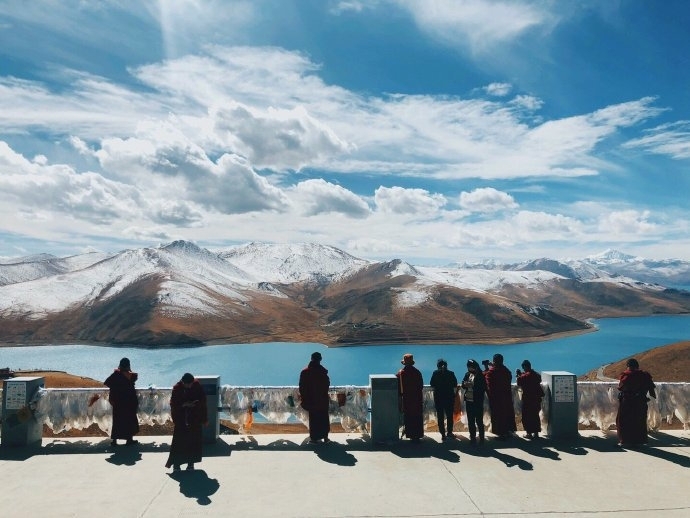 蔚蓝的天空清新自然风景图片