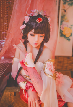 美女摄影_古典美女纱帐唯美写真