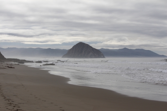 白云天空大海沙滩风光