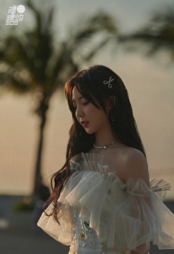 性感美女明星郑乃馨海岛纱裙写真图片