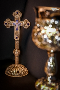 精美十字架桌面摆饰静物摆拍