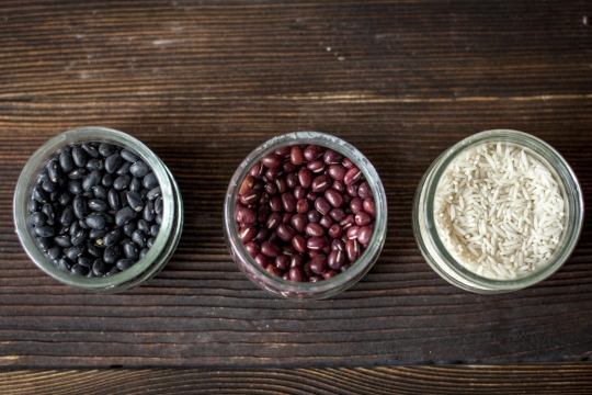 瓶装黑豆红豆小米俯拍特写
