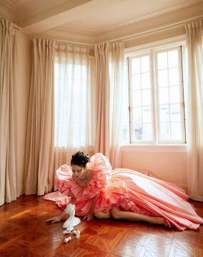 娜扎粉色曳尾礼裙性感妩媚诱惑写真