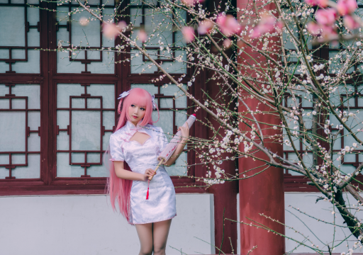 庭院中长发萝莉旗袍小清新美图