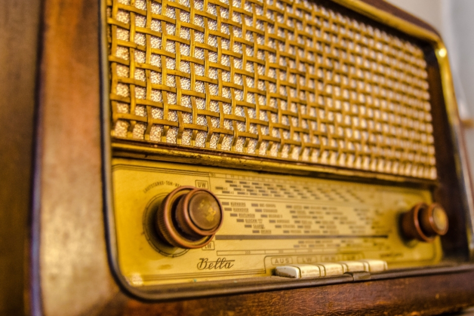 老旧的收音机复古收音机特写