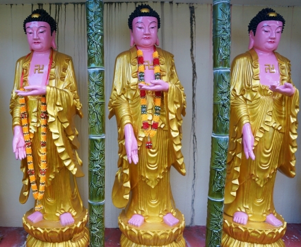 古老寺庙彩色艺术佛像塑像