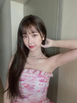 性感美女明星虞书欣妩媚优雅个性写真