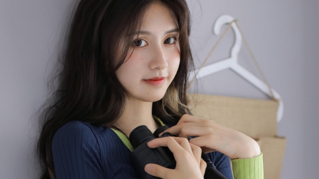 懵懂唯美漂亮清纯可爱呆萌居家美女高清壁纸