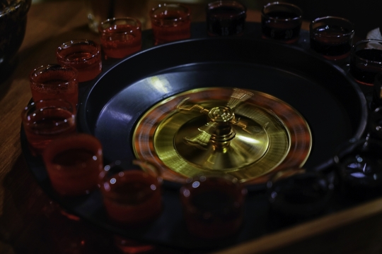 微距摄影_赌场旋转的轮盘特写