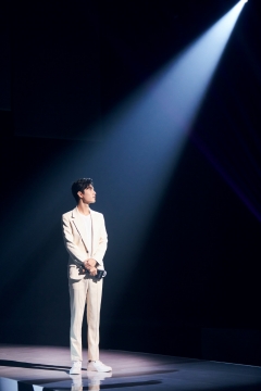 肖战儒雅帅气写真