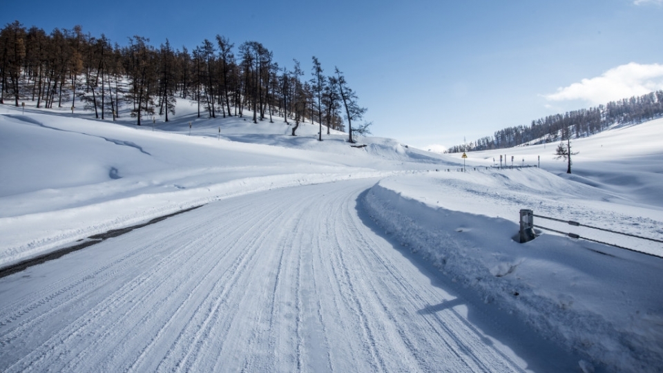 唯美冬季雪景高清桌面壁纸