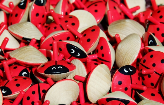 阳光彩色卡通造型木制陀螺玩具