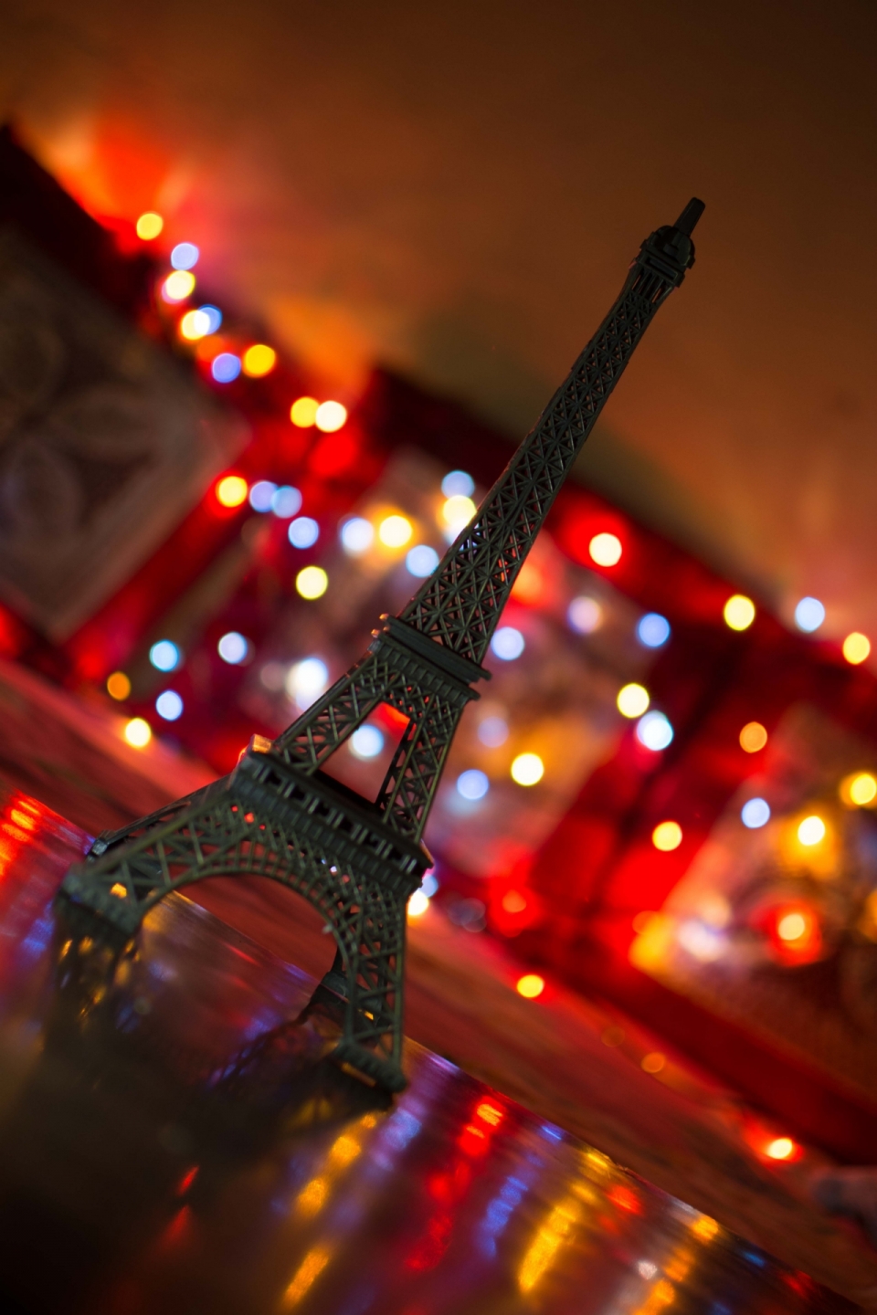 法国巴黎的埃菲尔铁塔模型摄影