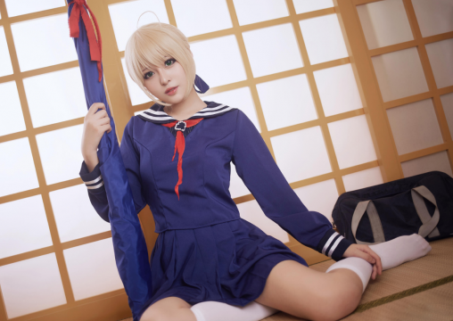 美女摄影_可爱少女白丝美腿高清美图