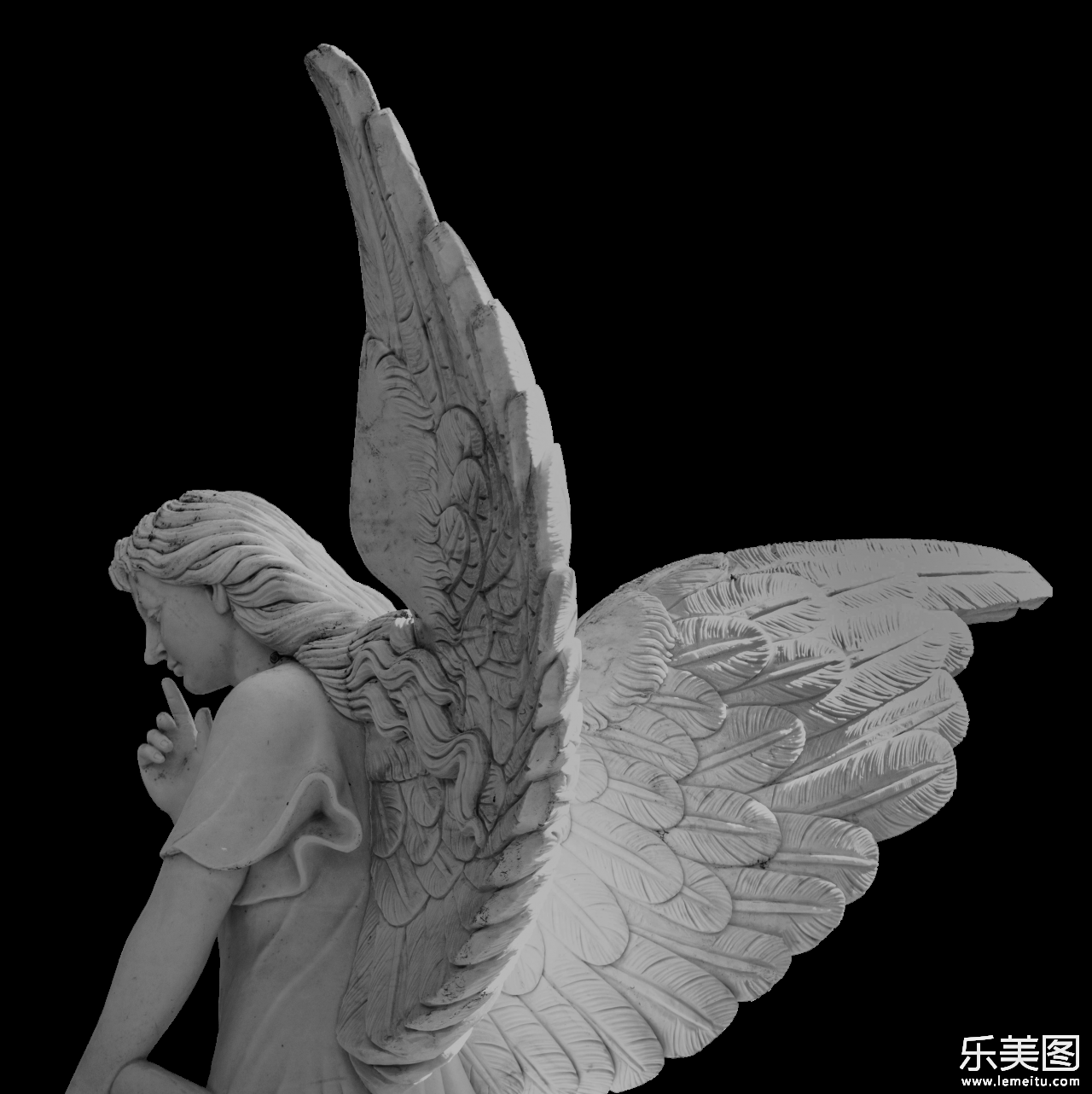 白色展翅天使雕像侧视摄影