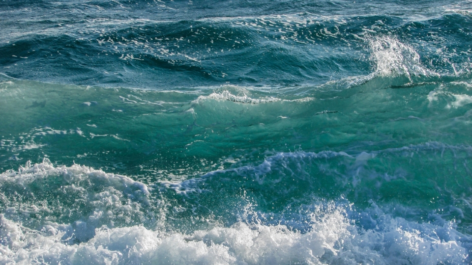 海浪浪花自然风光优美风景秀丽高清桌面壁纸