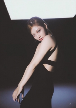 性感美女明星宁艺卓时尚写真图片