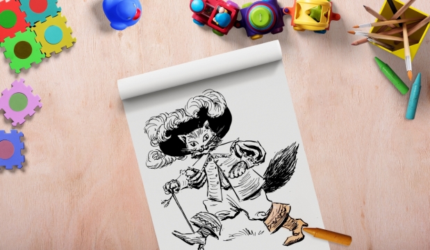 木制桌面白色画本手绘蜡笔涂色