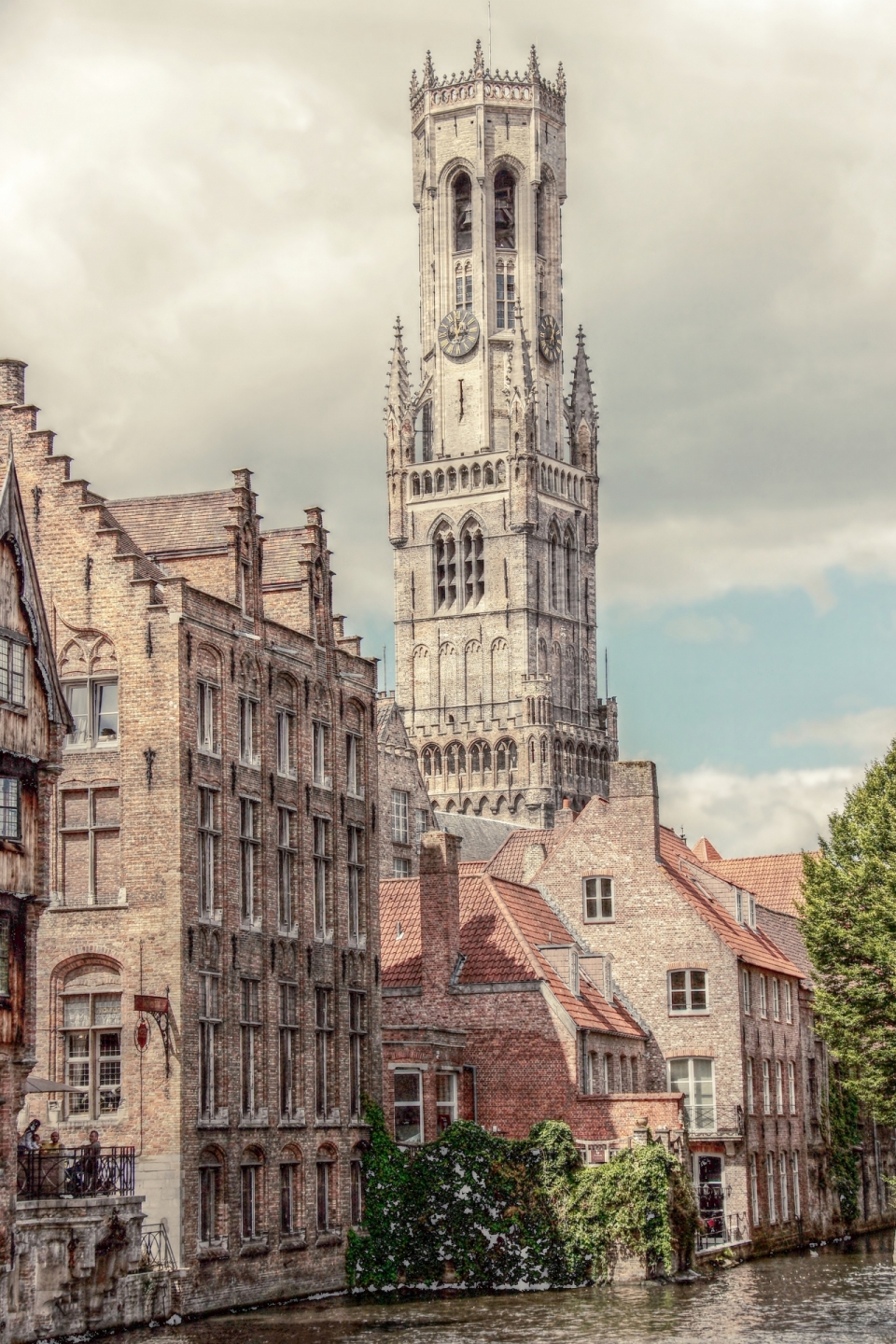 中世纪欧式风格小镇高塔