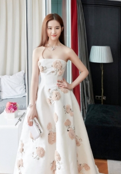 刘亦菲优雅性感妩媚写真