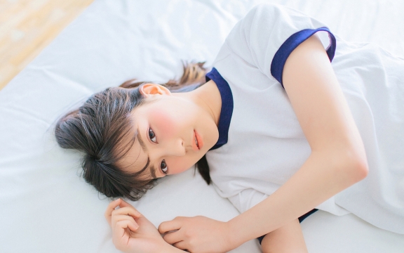 体操服美女高清桌面壁纸