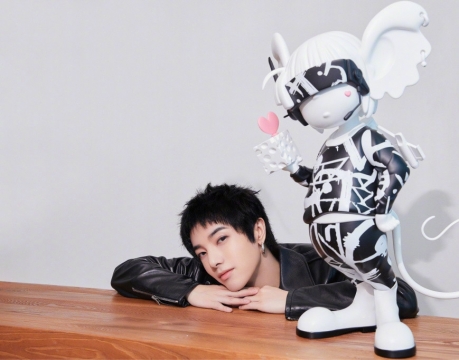 帅气男明星华晨宇写真图片