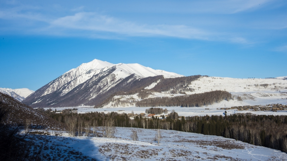 新疆禾木冬季雪景自然风光优美风景高清桌面壁纸