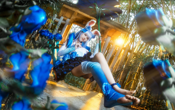 美女摄影_长腿美女竹林秋千高清美图