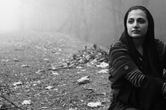 黑白风格欧美美女眼神深邃人像摄影