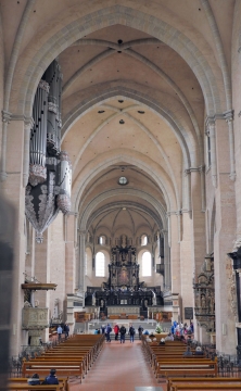 巨大建筑室内空旷环境壁画浮雕