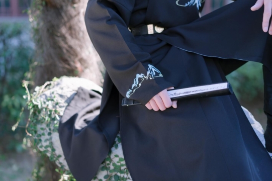 古风皂服折扇汉服细节