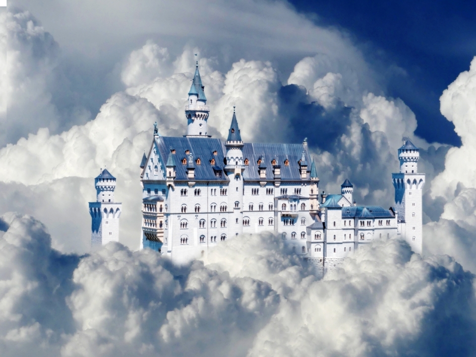 漂浮天空白色城堡梦幻美图
