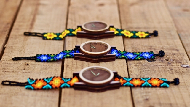 桌面摆放手工手表工艺品摆拍