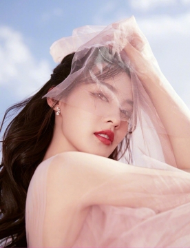 性感美女明星李沁妩媚优雅写真