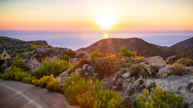 希腊扎金索斯港口风景图片高清桌面壁纸