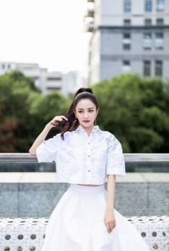 性感美女明星佟丽娅妩媚优雅个性写真